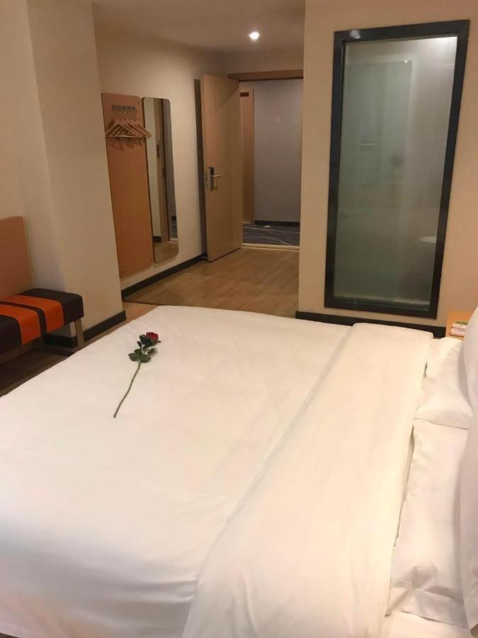 7 Days Premium Chongqing Jiangbei International Airport Branch Hotel Kültér fotó